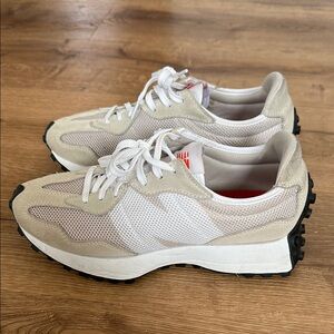 New Balance 327 style sneakers size 8.5 women’s colors: white & bone